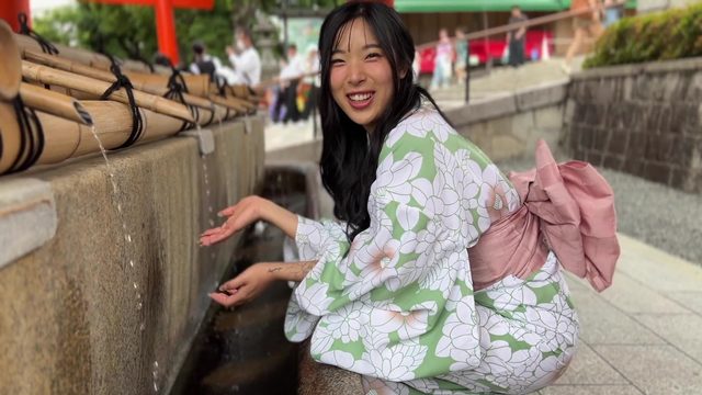 Снял на видео, как трахаю молодую азиатку в кимоно