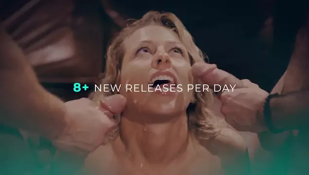 Развратная женушка трахается с черным массажистом, пока мужа нет дома